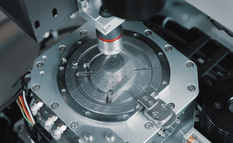 CO2レーザーとは？原理・特徴・用途をわかりやすく解説！