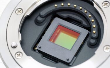 CMOSとCCDの違いとは？撮像素子の原理やカメラ性能を比較解説
